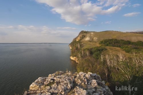 Вид на Молодецкий курган с Девьей горы