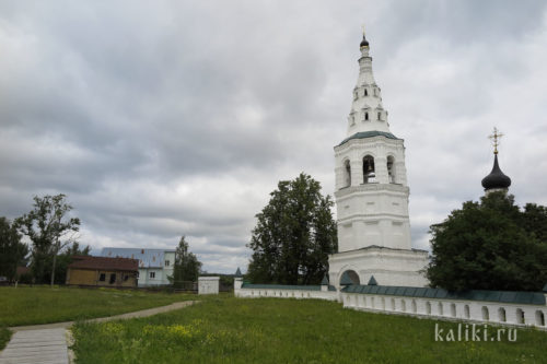 "Падающая" колокольня