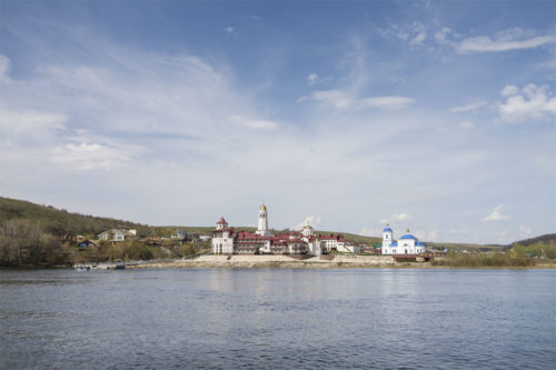 Вот он, красавец Свято-Богородичный монастырь