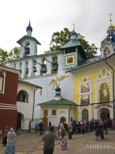 Звонница Псково-Печерского монастыря