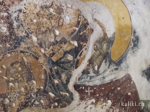 Граница фресок XIII-го и XV-го веков