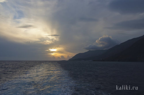 Закат на южном побережье острова Крит