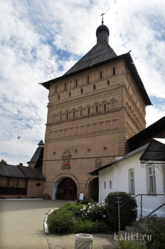 Проездная башня Спасо-Евфмиева монастыря