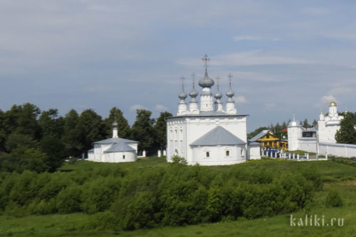Петропавловская и Никольская церкви. Вид со стороны р. Каменки
