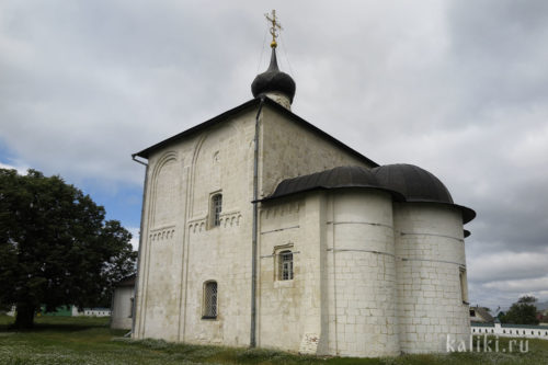 Апсиды и южная сторона церкви Бориса и Глеба